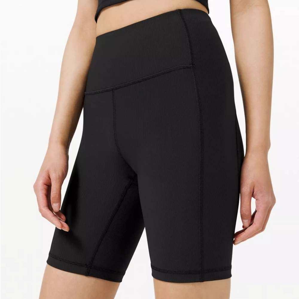 Lululemon Ribbed Contoured High Rise Short 8" - Picture 4 of 8